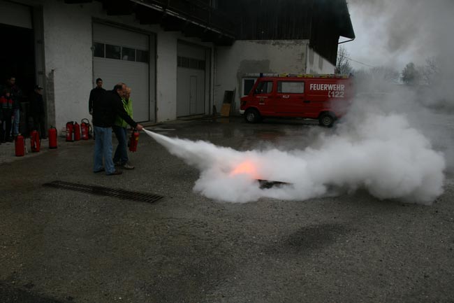 feuerloeschervorfuehrung_obsteig04