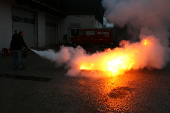 feuerloeschervorfuehrung_obsteig05