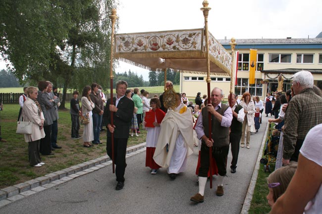 HerzJesu2010-06-13_02