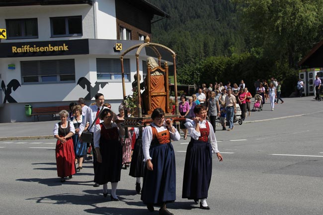 Herz-Jesu-Prozession2012-37